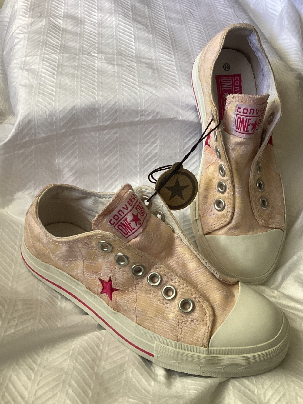 CONVERSE One Star Pink Floral design Slip-on Sneaker Sz 5.5 NEW Women’s